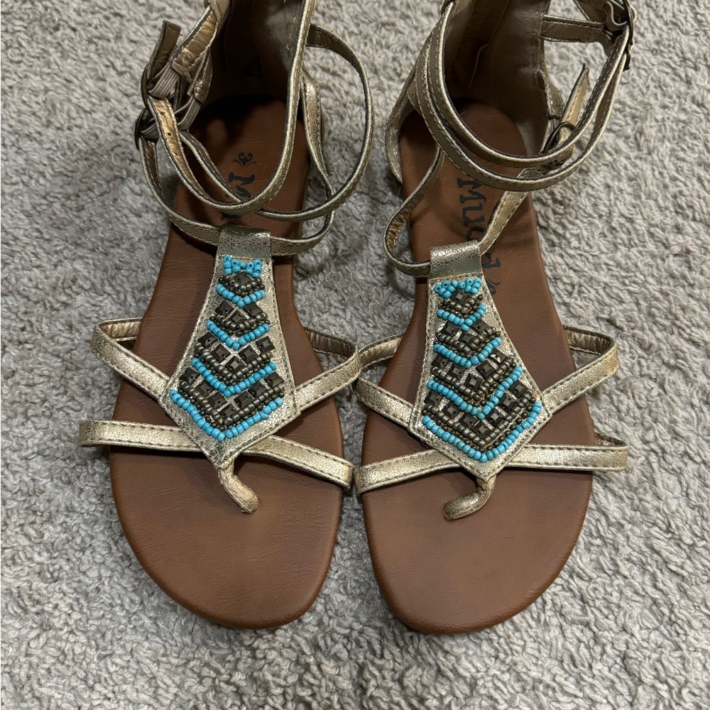 Kohl's Gold and Blue Sandals with Ankle Strap and Geometric Straps